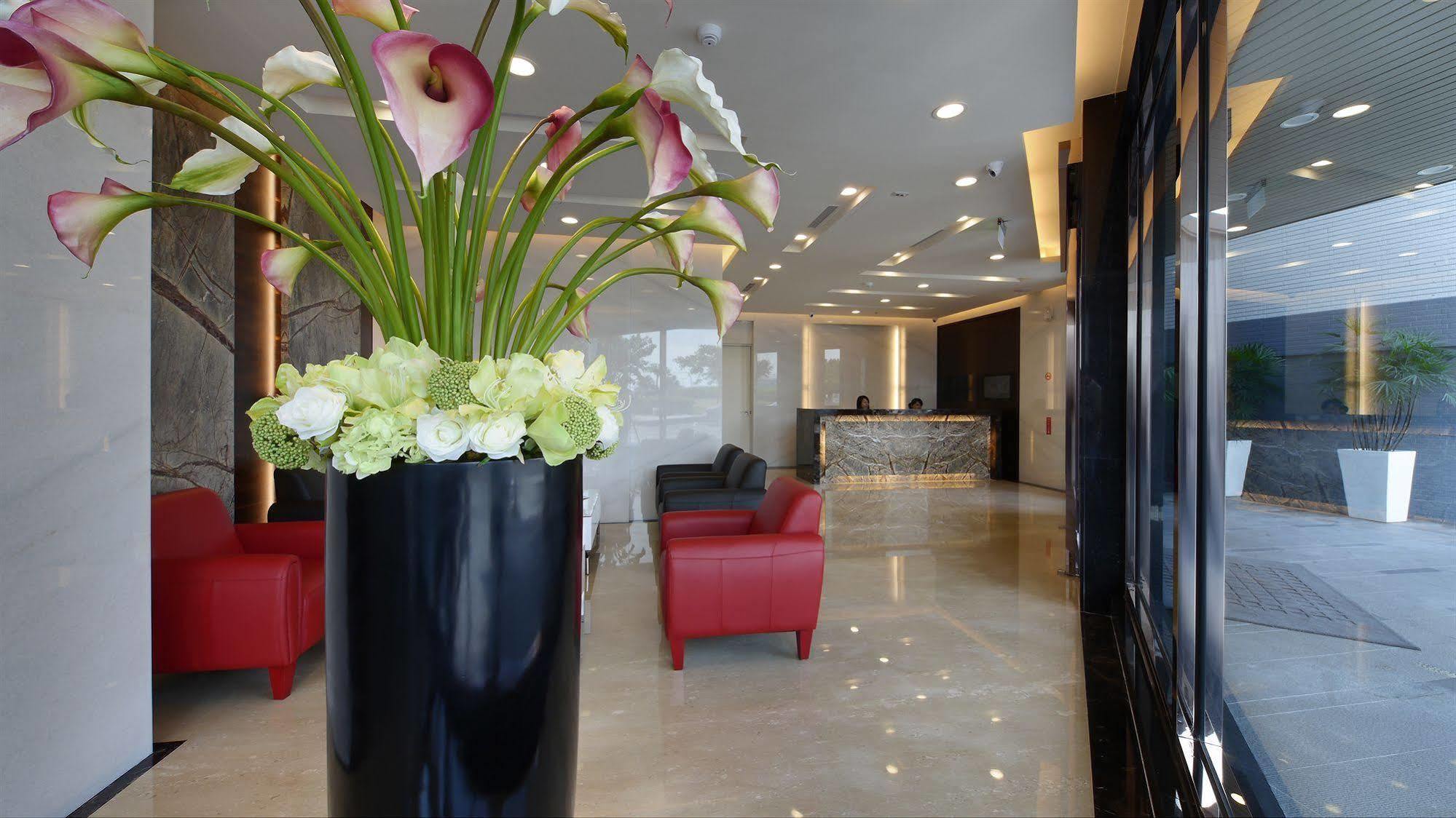 Watermark Hotel - Sizihwan Kaohsiung Exterior photo