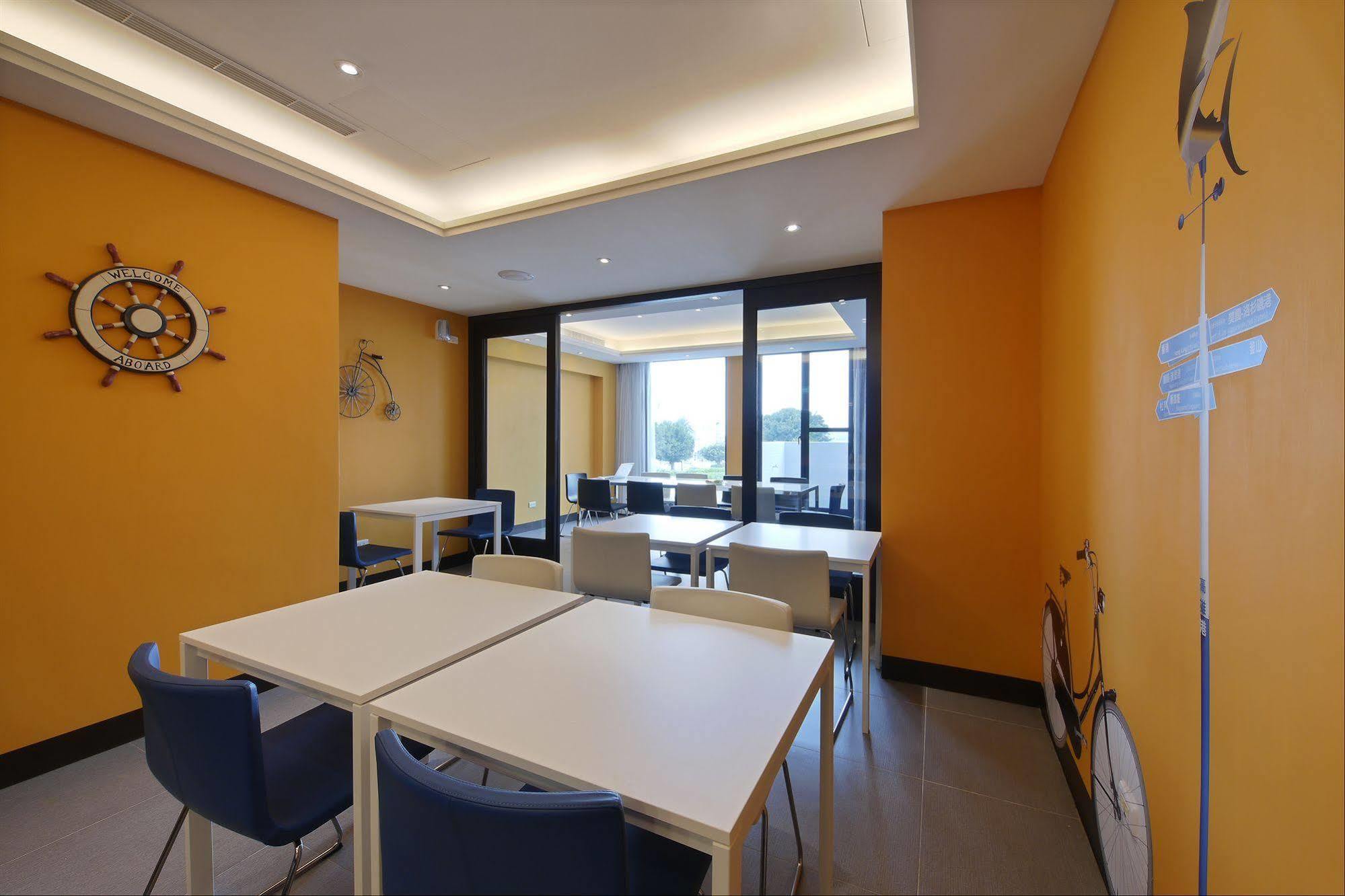 Watermark Hotel - Sizihwan Kaohsiung Exterior photo