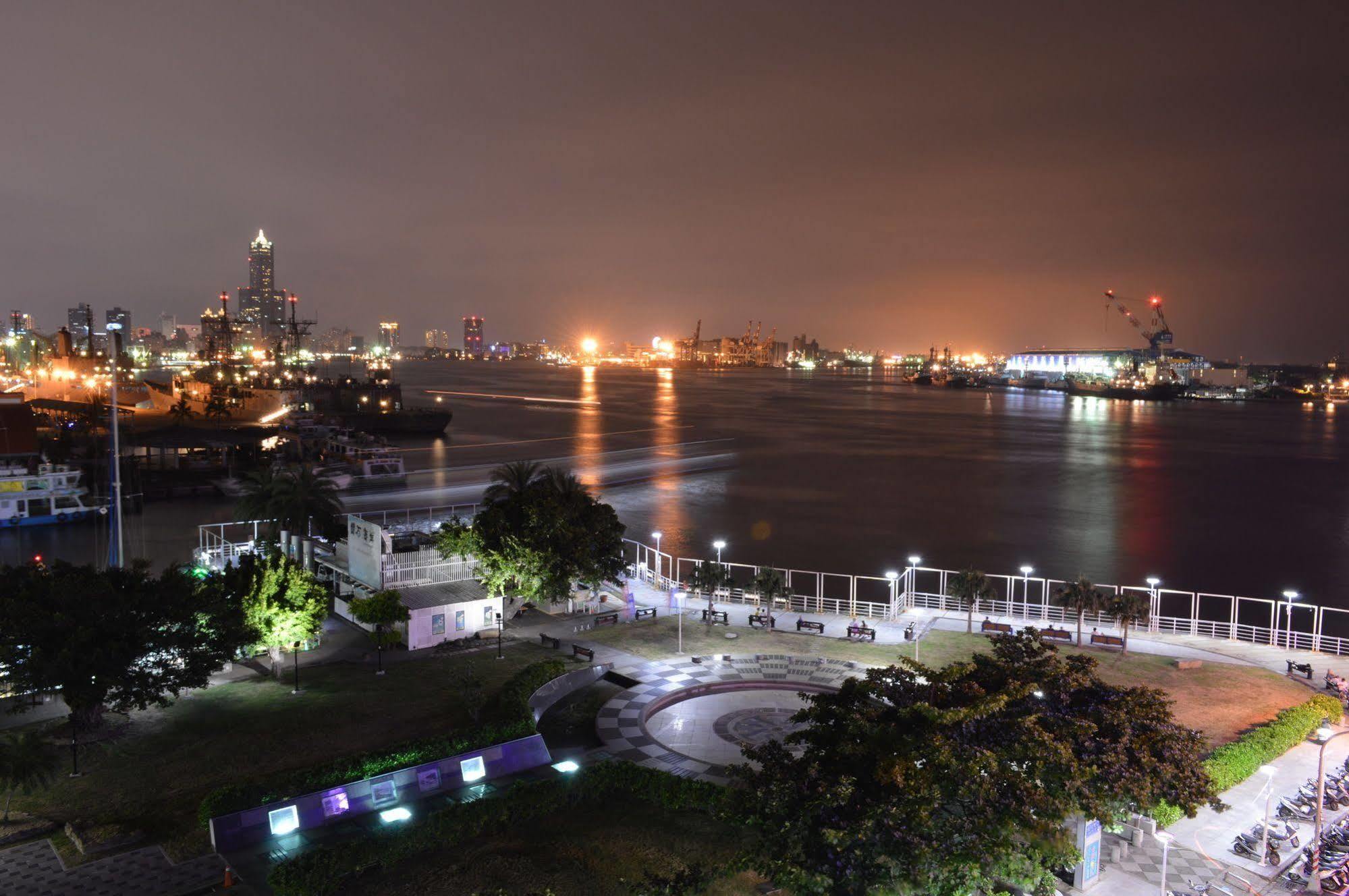Watermark Hotel - Sizihwan Kaohsiung Exterior photo